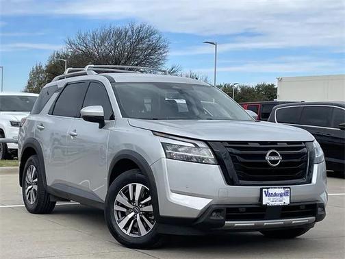 2023 Nissan Pathfinder SL 4WD