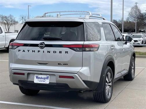 2023 Nissan Pathfinder SL 4WD