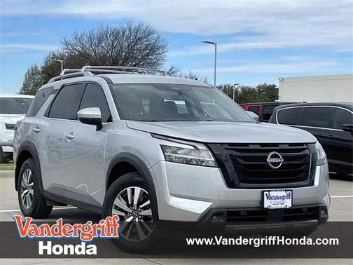 2023 Nissan Pathfinder SL 4WD