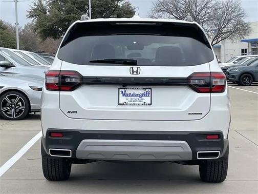 2025 Honda Pilot Touring 8-Passenger