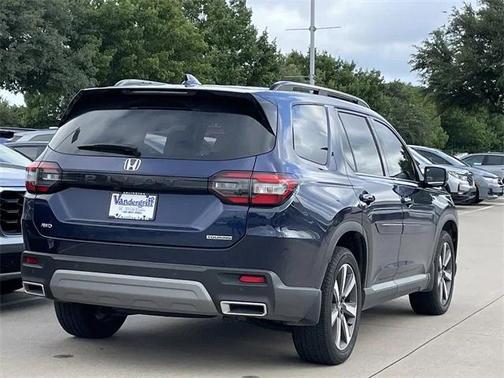 2023 Honda Pilot Touring 8-Passenger