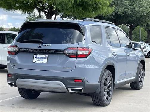 2025 Honda Pilot Touring 8-Passenger