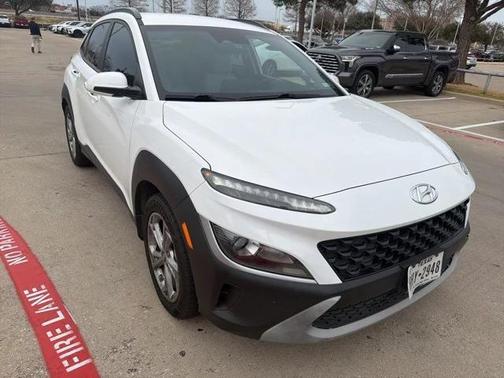 2022 Hyundai KONA SEL
