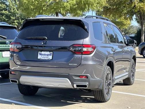 2025 Honda Pilot Touring 8-Passenger