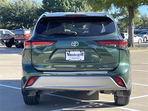 2024 Toyota Highlander Platinum