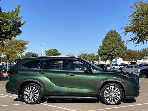 2024 Toyota Highlander Platinum