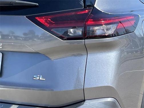 2022 Nissan Rogue SL