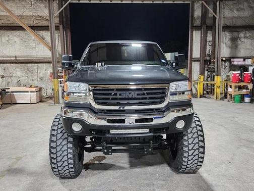 2003 GMC Sierra 2500 SLE H/D Crew Cab