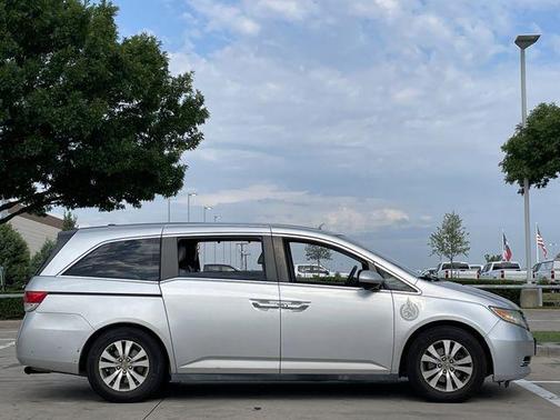 Alabaster Silver Metallic 2014 Honda Odyssey EX-L