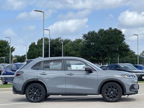 Urban Gray Pearl 2024 Honda HR-V AWD Sport
