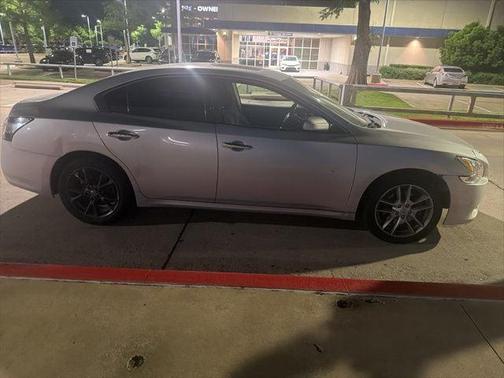 Brilliant Silver 2014 Nissan Maxima SV