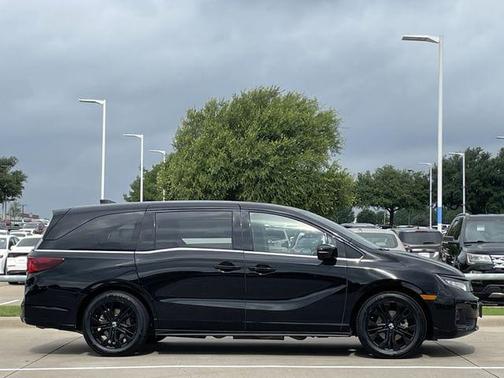 Crystal Black Pearl 2025 Honda Odyssey Sport-L