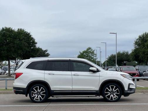 White Diamond Pearl 2019 Honda Pilot Elite