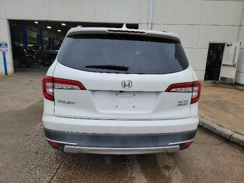 White Diamond Pearl 2019 Honda Pilot Elite