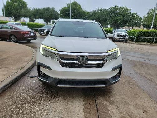 White Diamond Pearl 2019 Honda Pilot Elite