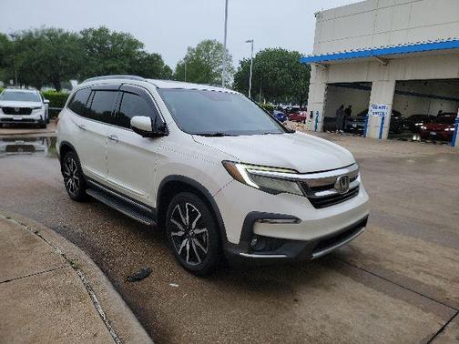 White Diamond Pearl 2019 Honda Pilot Elite