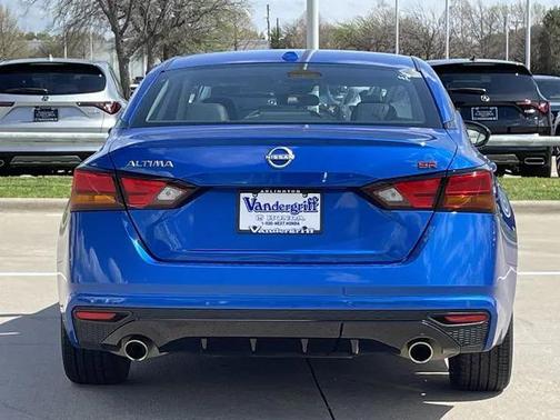 2025 Nissan Altima SR FWD