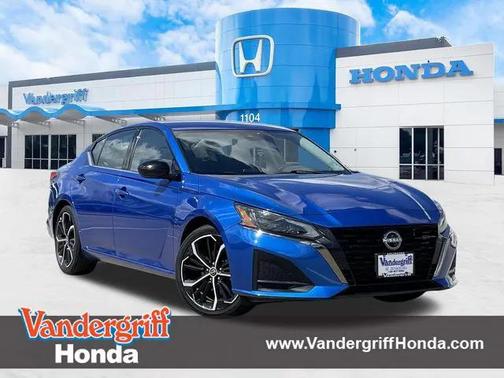 2025 Nissan Altima SR FWD