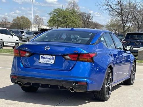 2025 Nissan Altima SR FWD