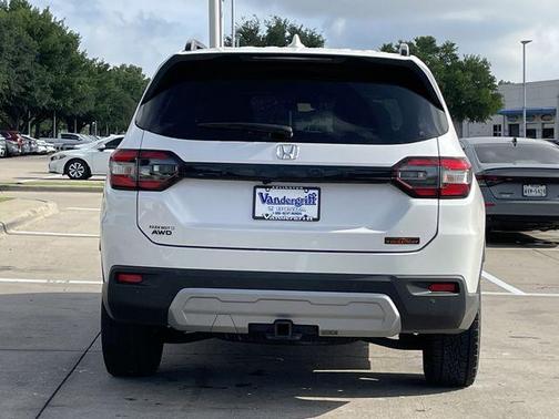 Platinum White Pearl 2024 Honda Pilot TrailSport