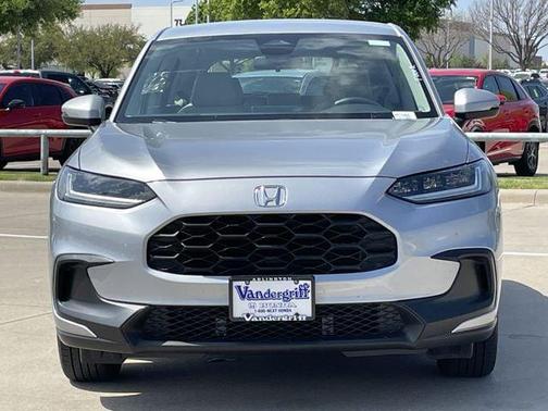 Lunar Silver 2025 Honda HR-V LX