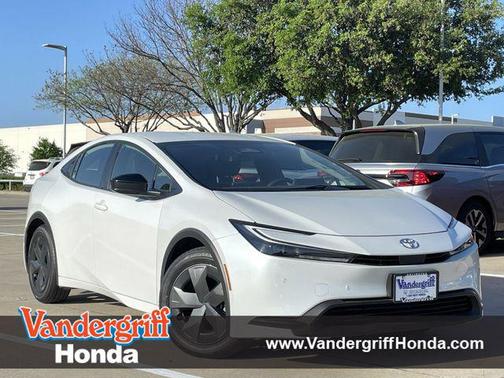 2025 Toyota Prius LE