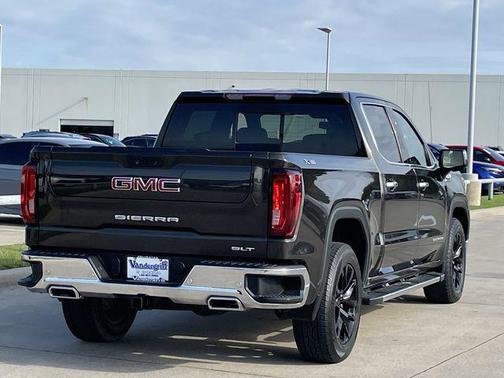 Brownstone Metallic 2022 GMC Sierra 1500 SLT