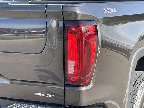 Brownstone Metallic 2022 GMC Sierra 1500 SLT