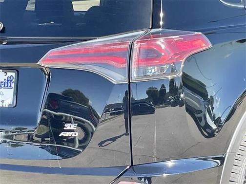 2018 Toyota RAV4 SE