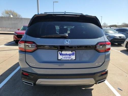 2023 Honda Pilot AWD Elite