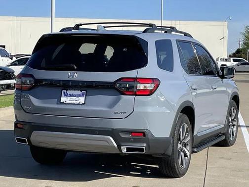 2023 Honda Pilot AWD Elite