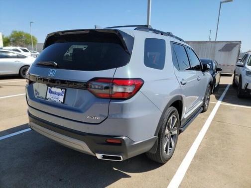 2023 Honda Pilot AWD Elite