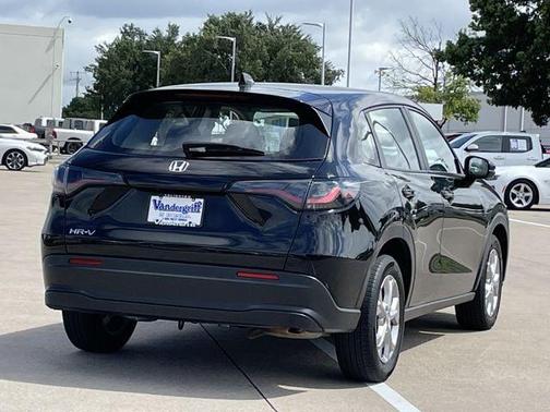 Crystal Black Pearl 2025 Honda HR-V LX