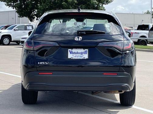 Crystal Black Pearl 2025 Honda HR-V LX