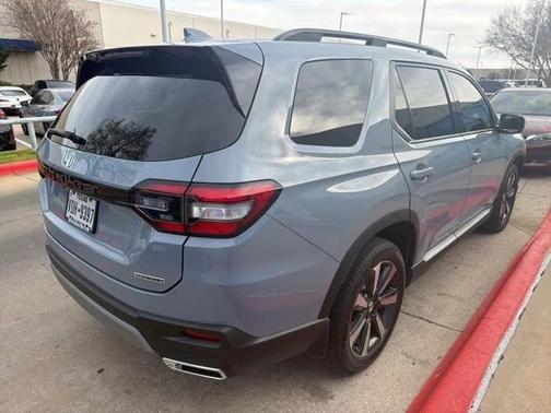 2024 Honda Pilot Touring 8-Passenger