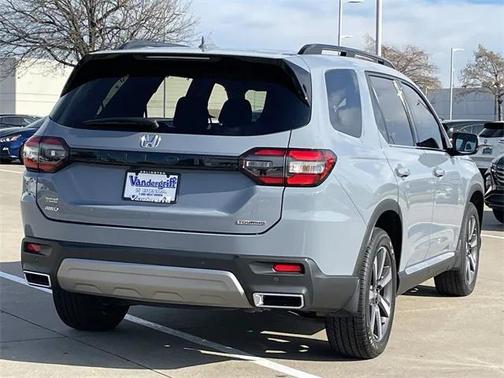 2024 Honda Pilot Touring 8-Passenger