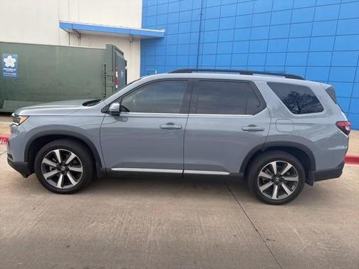 2024 Honda Pilot Touring 8-Passenger