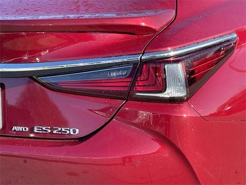 2022 Lexus ES 250 Base