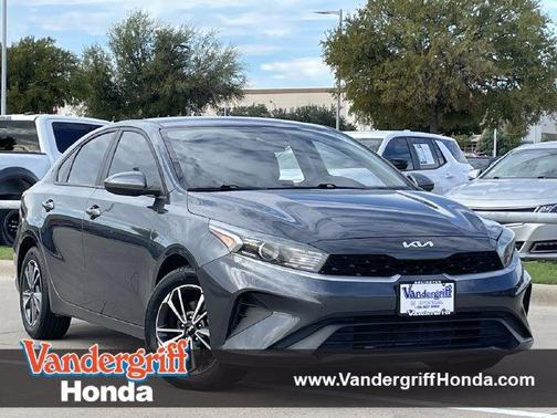 Gravity Gray 2024 Kia Forte LXS