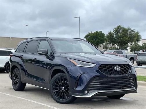 2024 Toyota Highlander LE