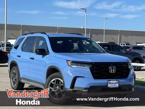 Diffused Sky Pearl 2024 Honda Pilot TrailSport