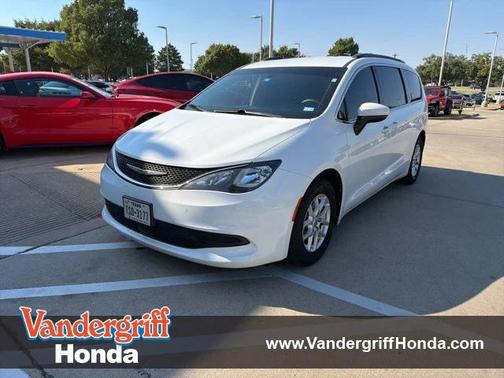 2021 Chrysler Voyager LXI