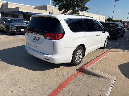 2021 Chrysler Voyager LXI