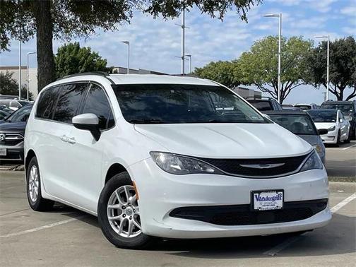 2021 Chrysler Voyager LXI