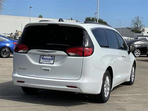 2021 Chrysler Voyager LXI