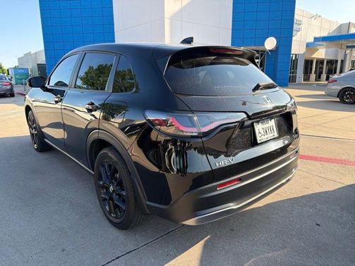 Crystal Black Pearl 2025 Honda HR-V 2WD Sport