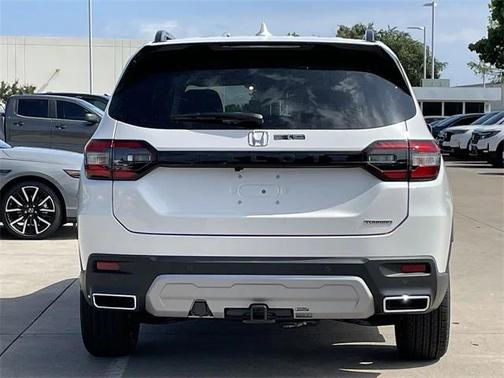 2025 Honda Pilot Touring 8-Passenger