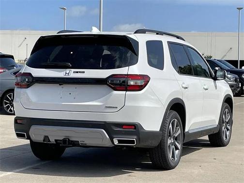 2025 Honda Pilot Touring 8-Passenger