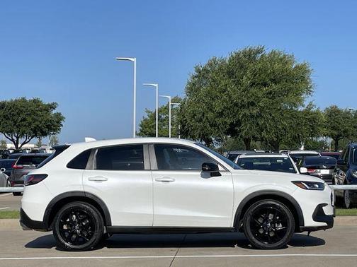 Platinum White Pearl 2024 Honda HR-V 2WD Sport