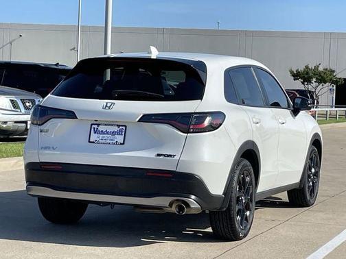 Platinum White Pearl 2024 Honda HR-V 2WD Sport